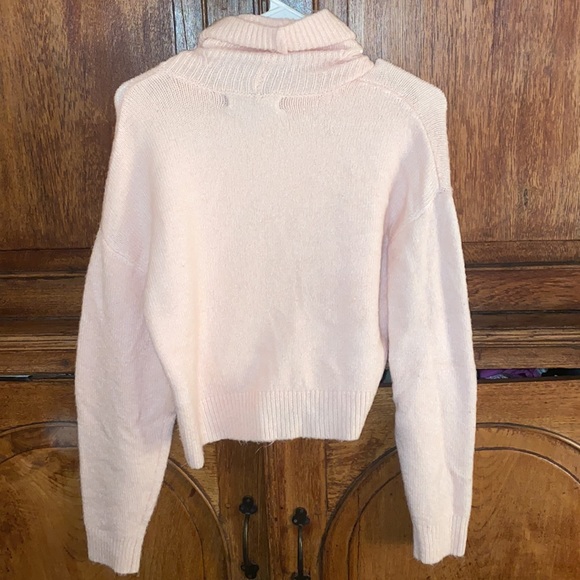 Pink turtleneck - Picture 3 of 3